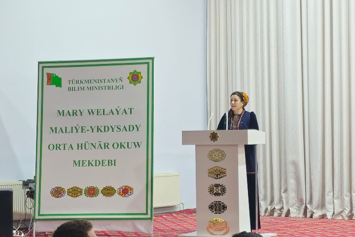 “Gyz eneden görelde almasa saçak ýazmaz” atly wagyz-nesihat duşuşygy geçirildi