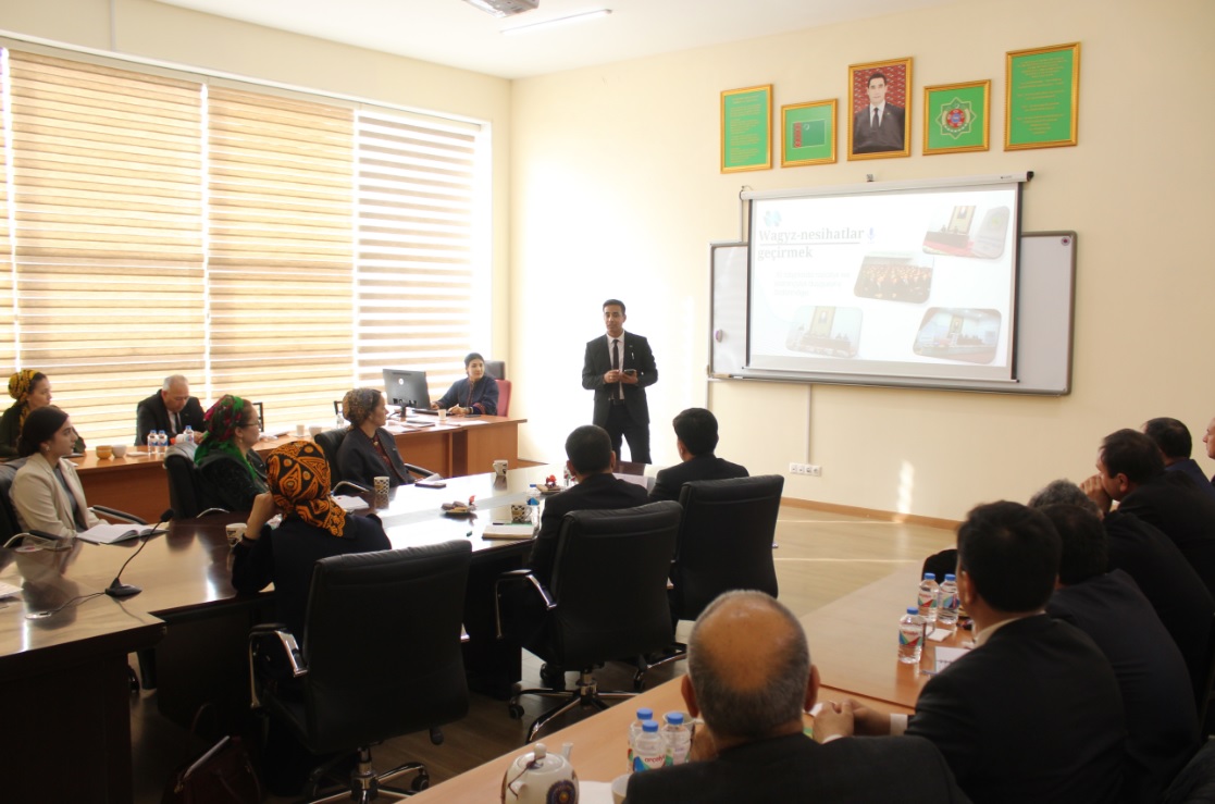 Okuw-usuly seminar geçirildi