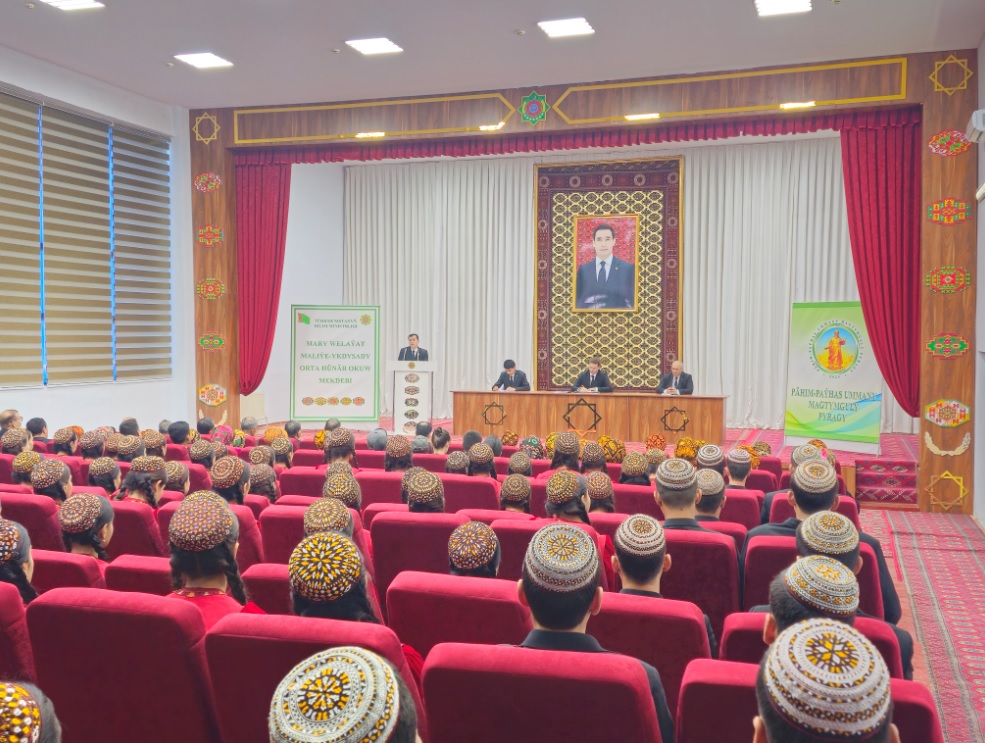 Milli maslahat geçirildi