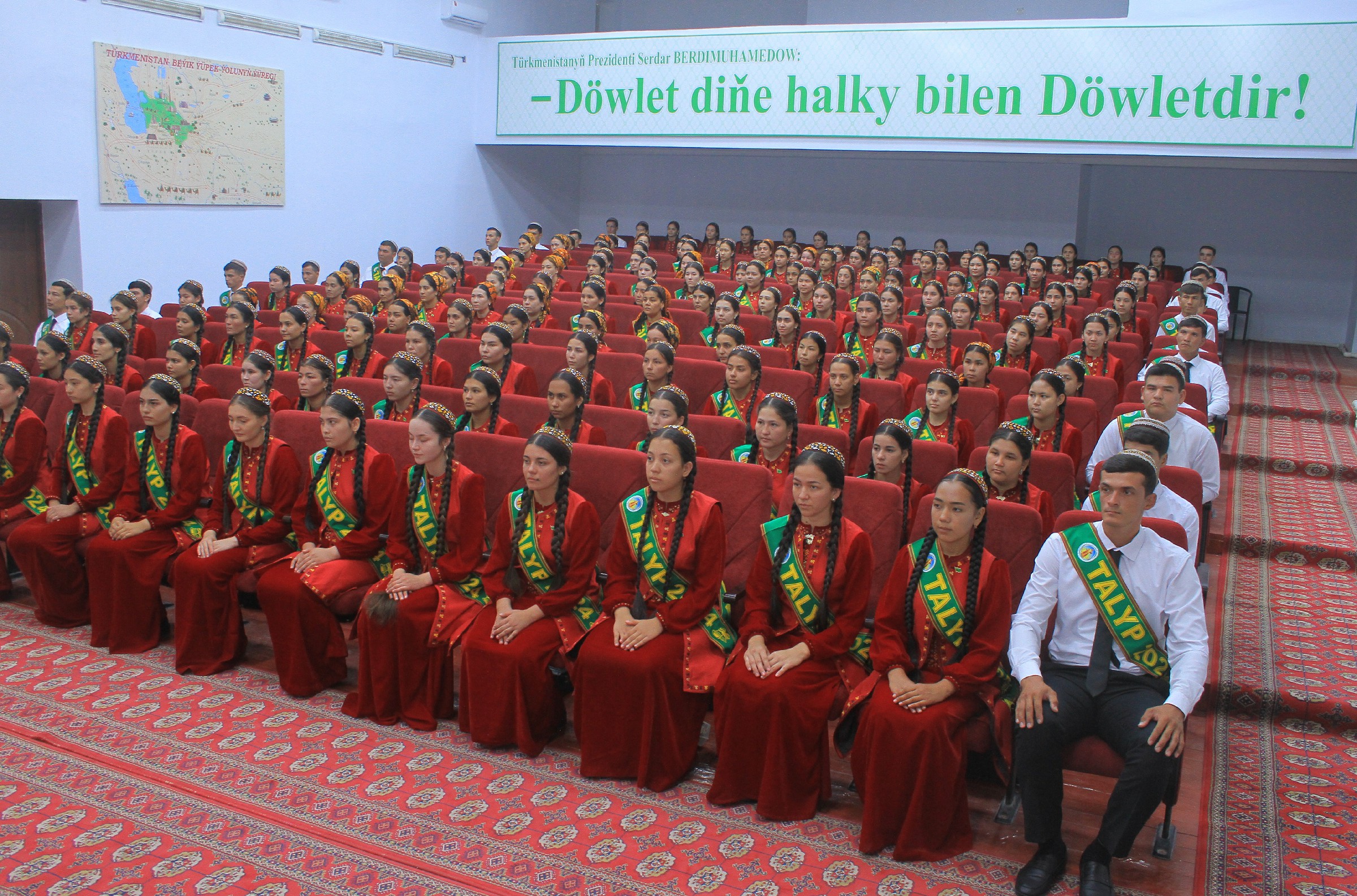 Ilkinji okuw sapagy geçirildi